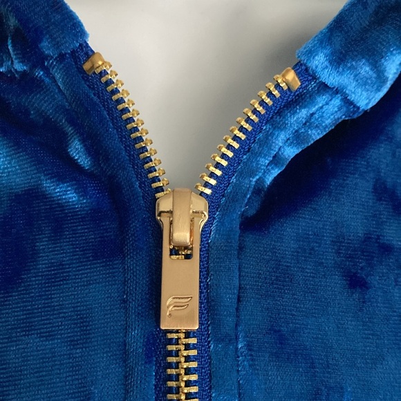 Fabletics Crushed Velour Zip-up Hoodie Jacket Blue Medium NWT - Picture 4 of 8